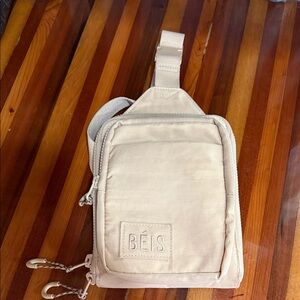 Beis sport sling bag